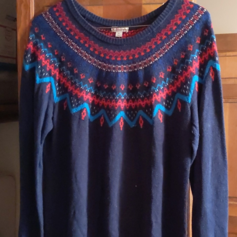 Merona navy blue sweater with red and blue detail
